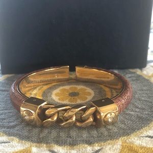 Henri bendel bracelet